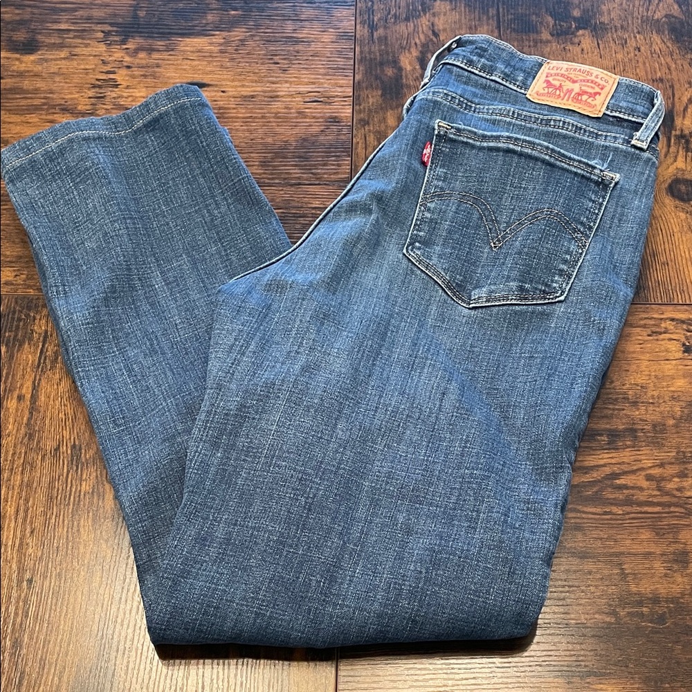 Levi's Women's Classic Straight Jeans